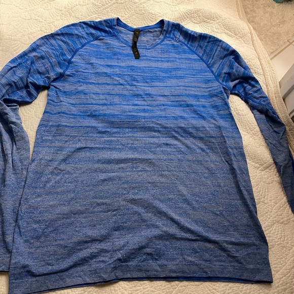 Lululemon Men’s Blue long sleeve - Picture 5 of 10